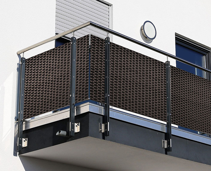 Mallas de ocultación de poliratán para balcones y vallas 